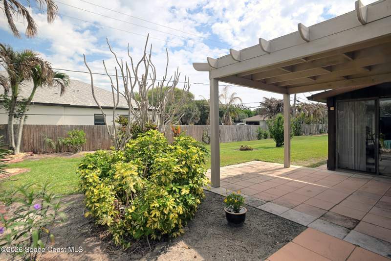 2 bedroom Townhouse at 144 Normandy Place, Stonehedge, Melbourne Beach — photo 3