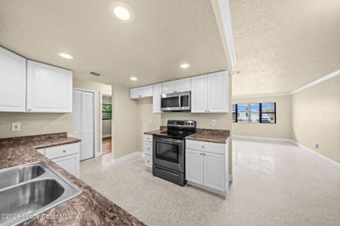 210 Park Avenue, Satellite Beach FL - photo 11 of 40