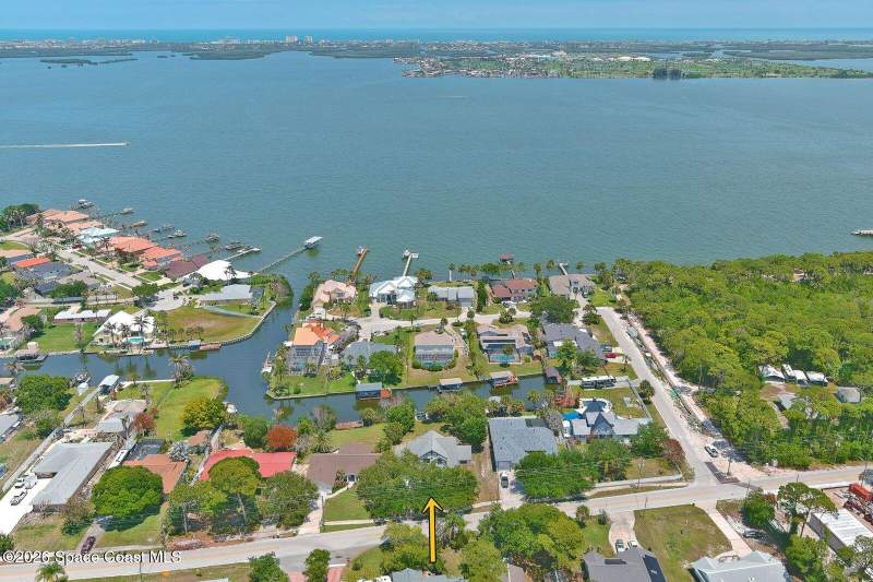 4 bedroom Single Family Residence at 2080 Newfound Harbor Drive, Merritt Island, Merritt Island — photo 2