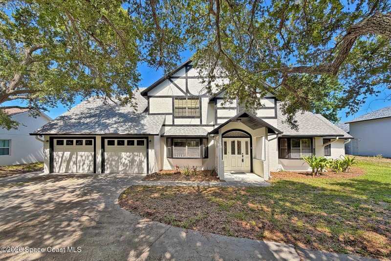 4 bedroom Single Family Residence at 2080 Newfound Harbor Drive, Merritt Island, Merritt Island — photo 1