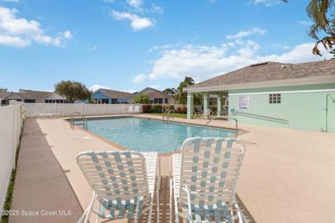 2126 Redwood Circle, Palm Bay FL - photo 17 of 32