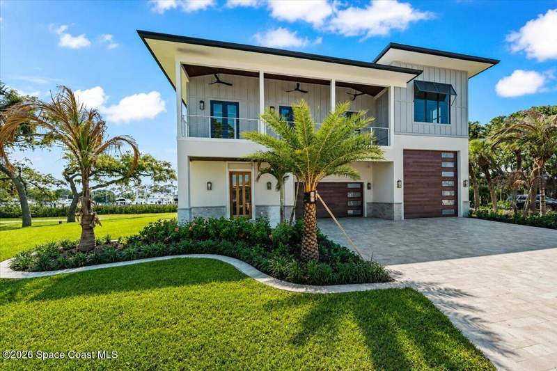 5 bedroom Single Family Residence at 1295 S Banana River Drive, Banana River Drive Subd, Merritt Island — photo 3