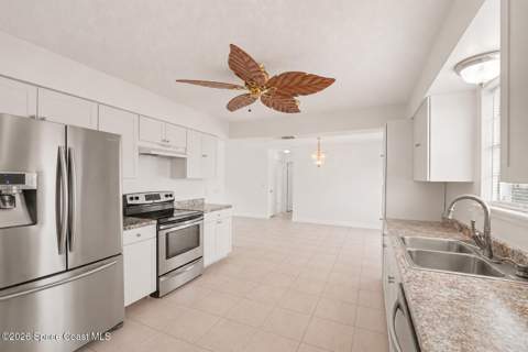 901 Grandeur Street, Palm Bay FL - photo 6 of 24