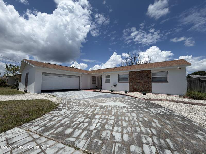 4 bedroom Single Family Residence at 1410 W Central Avenue, Surfside Estates Unit 3 Replat of Part of, Merritt Island — photo 2