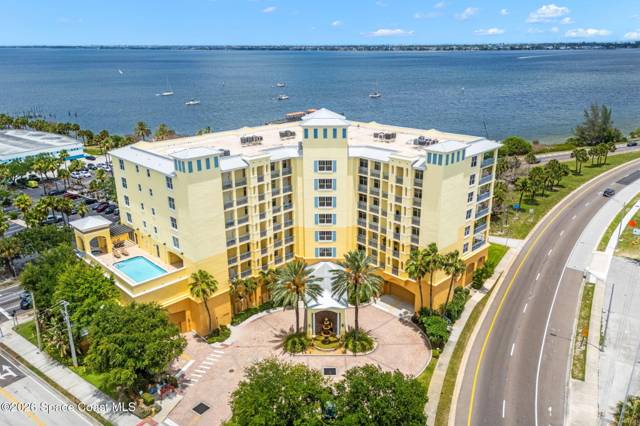 Pineapple House Condominium