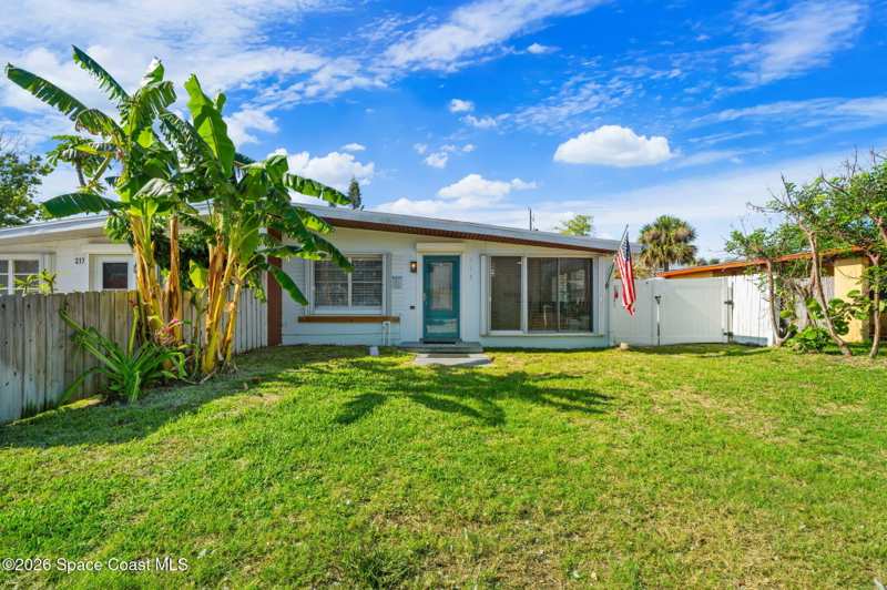 2 bedroom Single Family Residence at 215 Jefferson Avenue, Avon By The Sea, Cape Canaveral — photo 1
