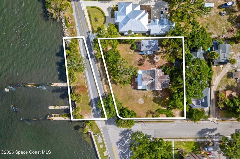 7 bedroom Single Family Residence at 1101 Rockledge Drive, Bartons Plat of Rockledge Resubd of Lots 2 and 4, Rockledge — photo 3