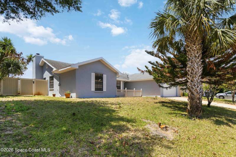 3 bedroom Single Family Residence at 2595 White Oak Drive, Walnut Hills Unit 2, Titusville — photo 3