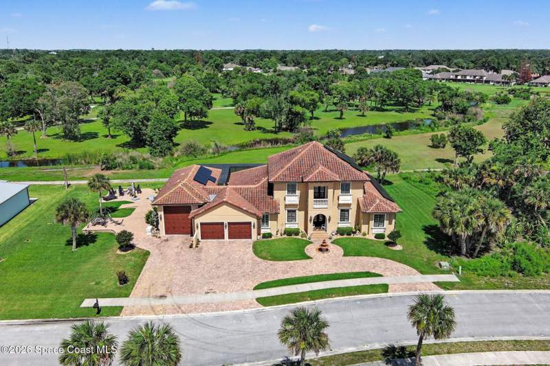 3 bedroom Single Family Residence at 2179 Arnold Palmer Drive, Eagle Pointe Subdivision, Titusville — photo 3