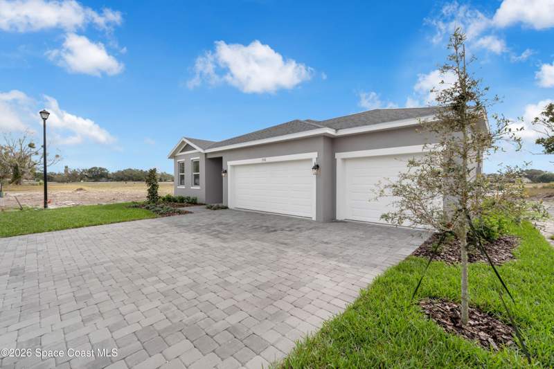 4 bedroom Single Family Residence at 1012 Banff Drive, Reserve at Country Club Lakes Estates, Palm Bay — photo 3