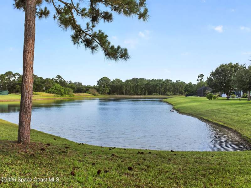 5 bedroom Single Family Residence at 376 Broyles Drive, Replat of Holly Trace Bayside Lakes, Palm Bay — photo 4