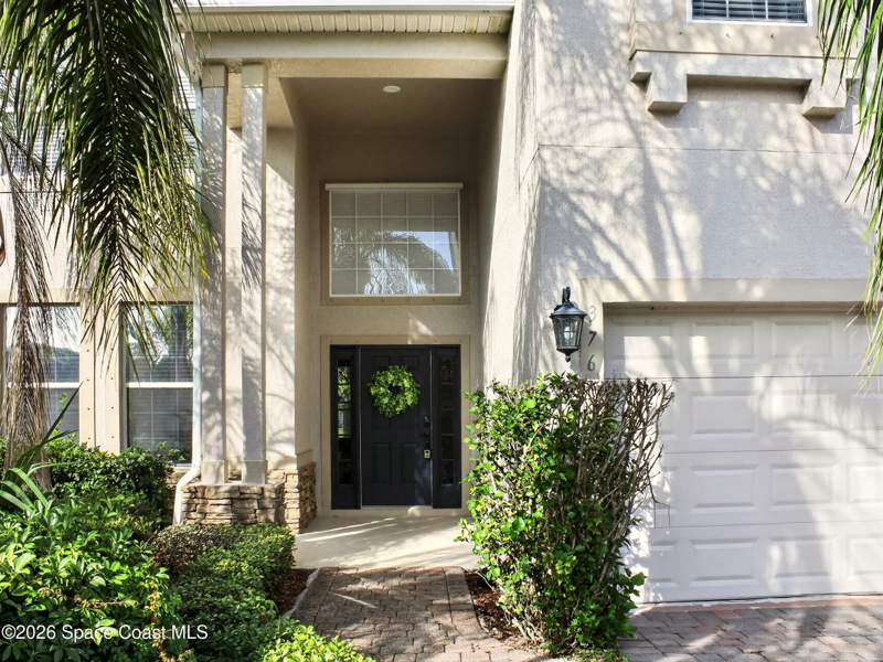 5 bedroom Single Family Residence at 376 Broyles Drive, Replat of Holly Trace Bayside Lakes, Palm Bay — photo 2