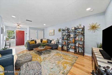 637 E Lincoln Avenue, Melbourne FL - photo 6 of 41