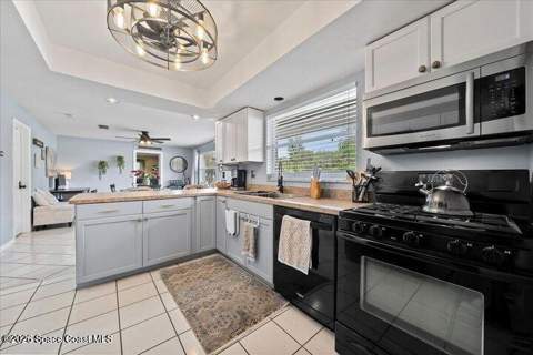 637 E Lincoln Avenue, Melbourne FL - photo 10 of 41