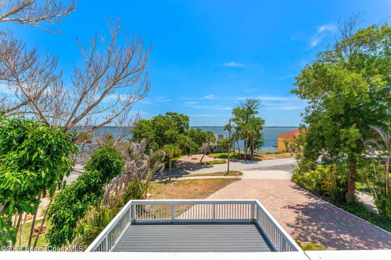 6 bedroom Single Family Residence at 2705 N Indian River Drive, Carlton Terrace Amended Plat of, Cocoa — photo 5