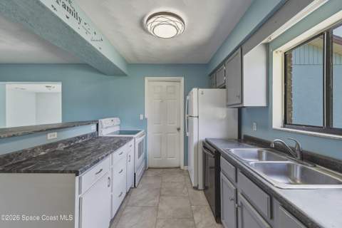 3245 Teal Street, Titusville FL - photo 8 of 38