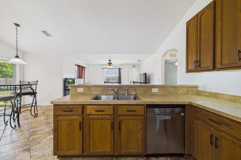 4 bedroom Single Family Residence at 3147 Winchester Avenue, Port Malabar Unit 24, Palm Bay — photo 5