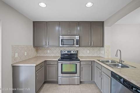 4550 Radiant Way #102, Melbourne FL - photo 15 of 42