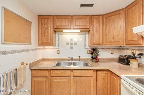 4800 Ocean Beach Boulevard #123, Cocoa Beach FL - photo 20 of 57