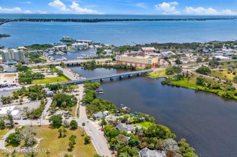 907 E Melbourne Avenue, Melbourne FL - photo 7 of 99