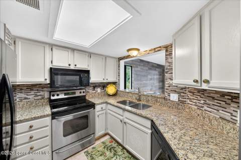 1480 Roosevelt Avenue #201, Melbourne FL - photo 9 of 35