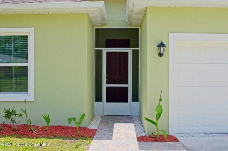 4 bedroom Single Family Residence at 948 Wheatley Street, Port Malabar Unit 23, Palm Bay — photo 3
