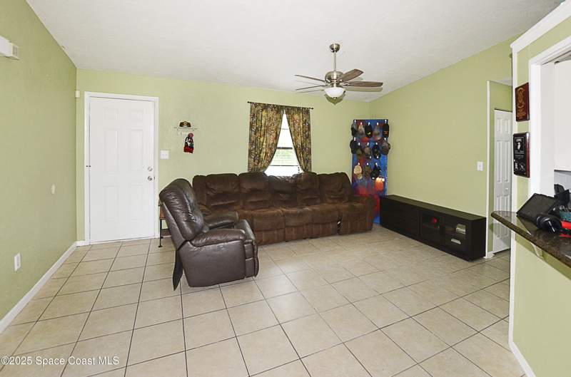 3 bedroom Single Family Residence at 1470 SE Toy Street, Port Malabar Unit 18, Palm Bay — photo 5