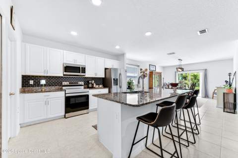 180 Dolphin Street, Palm Bay FL - photo 11 of 40