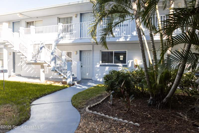 1 bedroom Condominium at 7165 Ridgewood Avenue #Unt3, Avon By The Sea, Cape Canaveral — photo 3