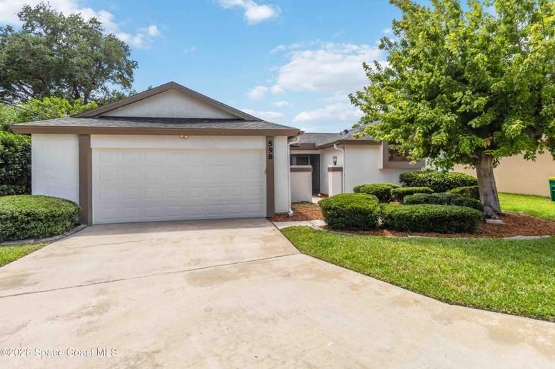 3 bedroom Single Family Residence at 598 Pine Forest Court, Country Walk at Suntree Stage 8 Tract 64 Pud, Melbourne — photo 2