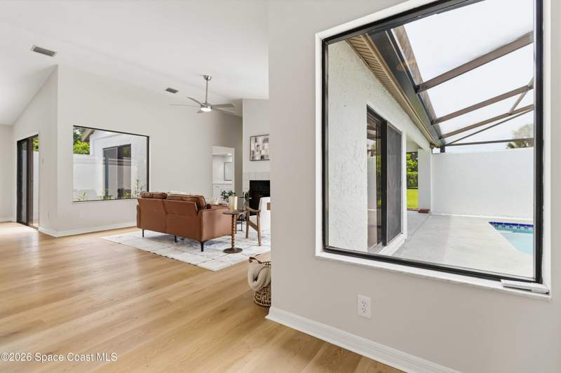 3 bedroom Single Family Residence at 598 Pine Forest Court, Country Walk at Suntree Stage 8 Tract 64 Pud, Melbourne — photo 4