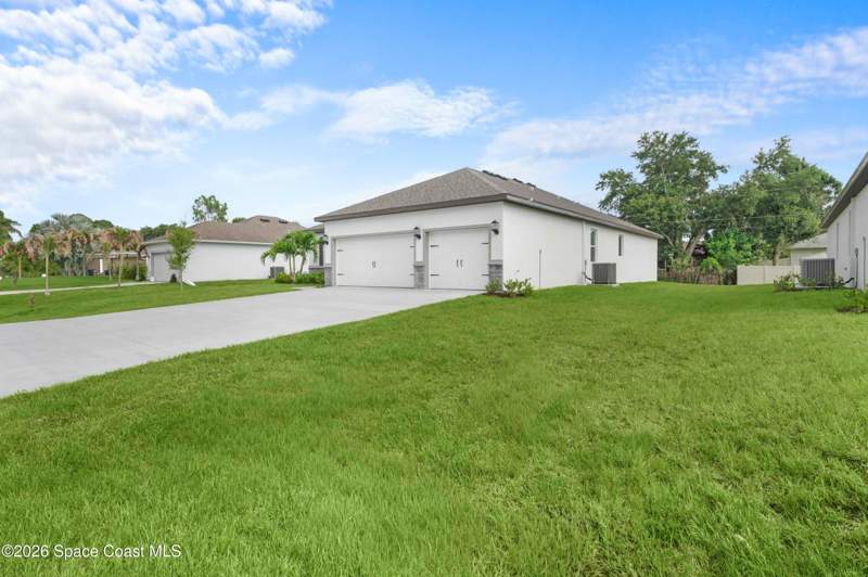 5 bedroom Single Family Residence at 2102 De Groodt Road, Port Malabar Unit 31, Palm Bay — photo 3