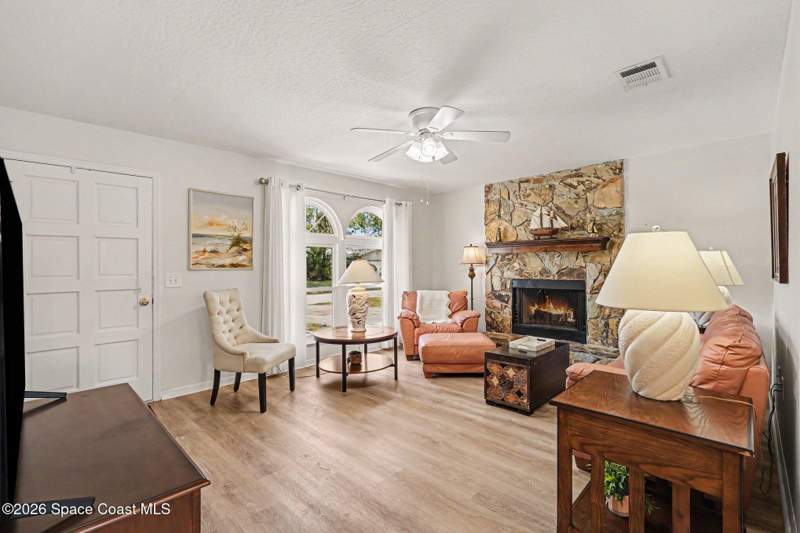 3 bedroom Single Family Residence at 763 Boc Circle #Port Malabar Unit 48, Port Malabar Unit 48, Palm Bay — photo 5