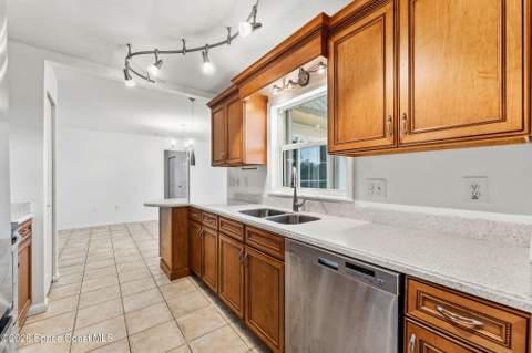 2047 Barracuda Avenue, Melbourne Beach FL - photo 13 of 40