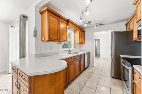 2047 Barracuda Avenue, Melbourne Beach FL - photo 15 of 40