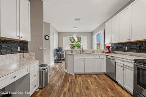 570 Gardendale Circle, Palm Bay FL - photo 17 of 37
