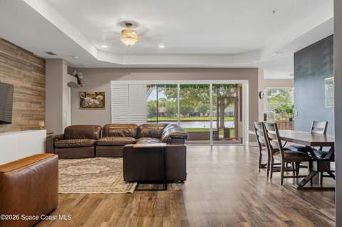570 Gardendale Circle, Palm Bay FL - photo 6 of 37