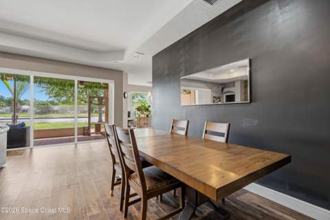 570 Gardendale Circle, Palm Bay FL - photo 10 of 37