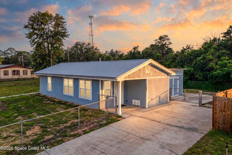 3 bedroom Manufactured Home at 3448 Populatic Street, Oakwood Subd Sec B, Mims — photo 1