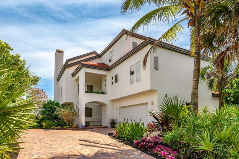 6 bedroom Single Family Residence at 9315 S Highway A1a, Melbourne Beach, Melbourne Beach — photo 3