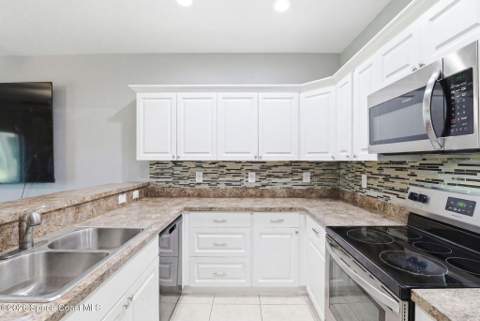 1045 Venetian Drive #102, Melbourne FL - photo 8 of 25