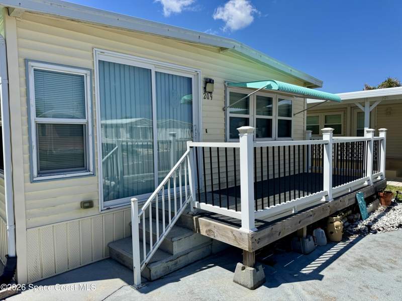 2 bedroom Manufactured Home at 209 Liberty Lane, A1A Condo Park Condo, Melbourne Beach — photo 2