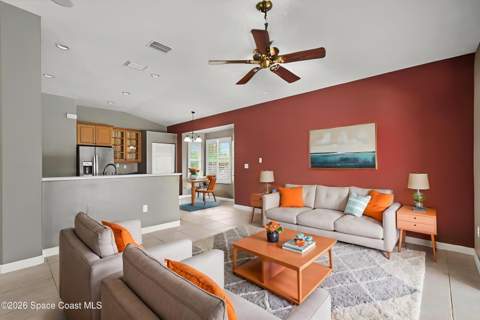 348 Gardendale Circle, Palm Bay FL - photo 7 of 31