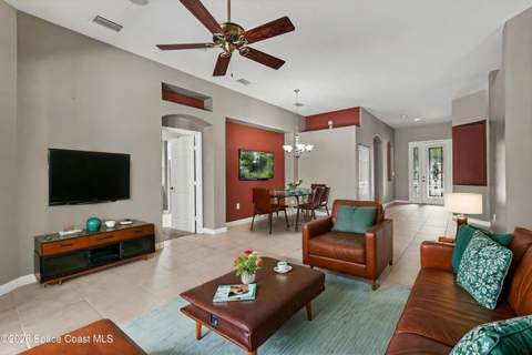 348 Gardendale Circle, Palm Bay FL - photo 9 of 31