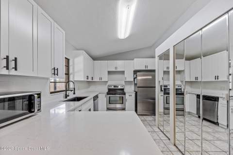 776 Beacon Street, Palm Bay FL - photo 7 of 29