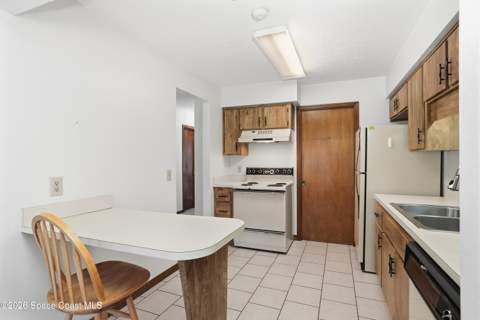 9037 York Lane #13c, West Melbourne FL - photo 12 of 54