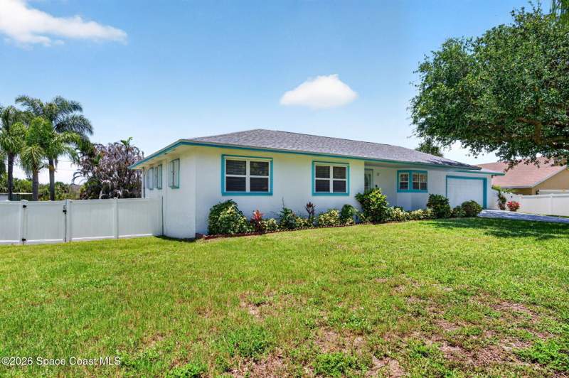 3 bedroom Single Family Residence at 5180 Palmetto Drive, New Melbourne Beach, Melbourne Beach — photo 2