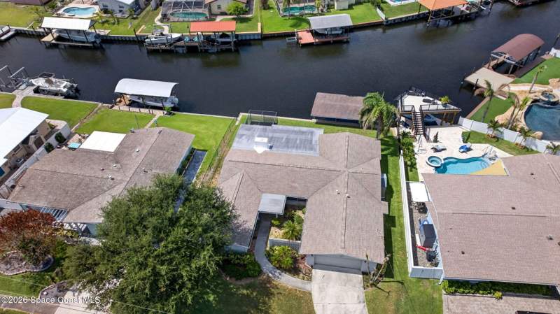 4 bedroom Single Family Residence at 315 Ursa Avenue, Diana Shores Unit No 2, Merritt Island — photo 2