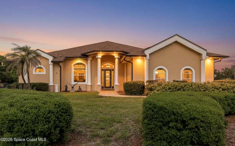 4 bedroom Single Family Residence at 3933 Postridge Trail, Postridge, Melbourne — photo 1