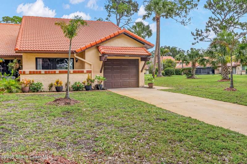 2 bedroom Townhouse at 1557 Waldorf Circle, Port Malabar Country Club Unit 5 1st Replat, Palm Bay — photo 4